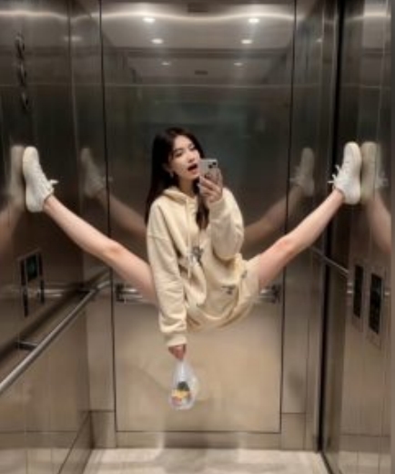 AI生成电梯一字马美女制作教程，条条流量上万，别再在外面被割韭菜了，全流程实操-全网第一网赚项目资源库-中赚网 & 中创网 & 冒泡网 & 福缘网 - 小本轻创业与优质加盟项目首选平台